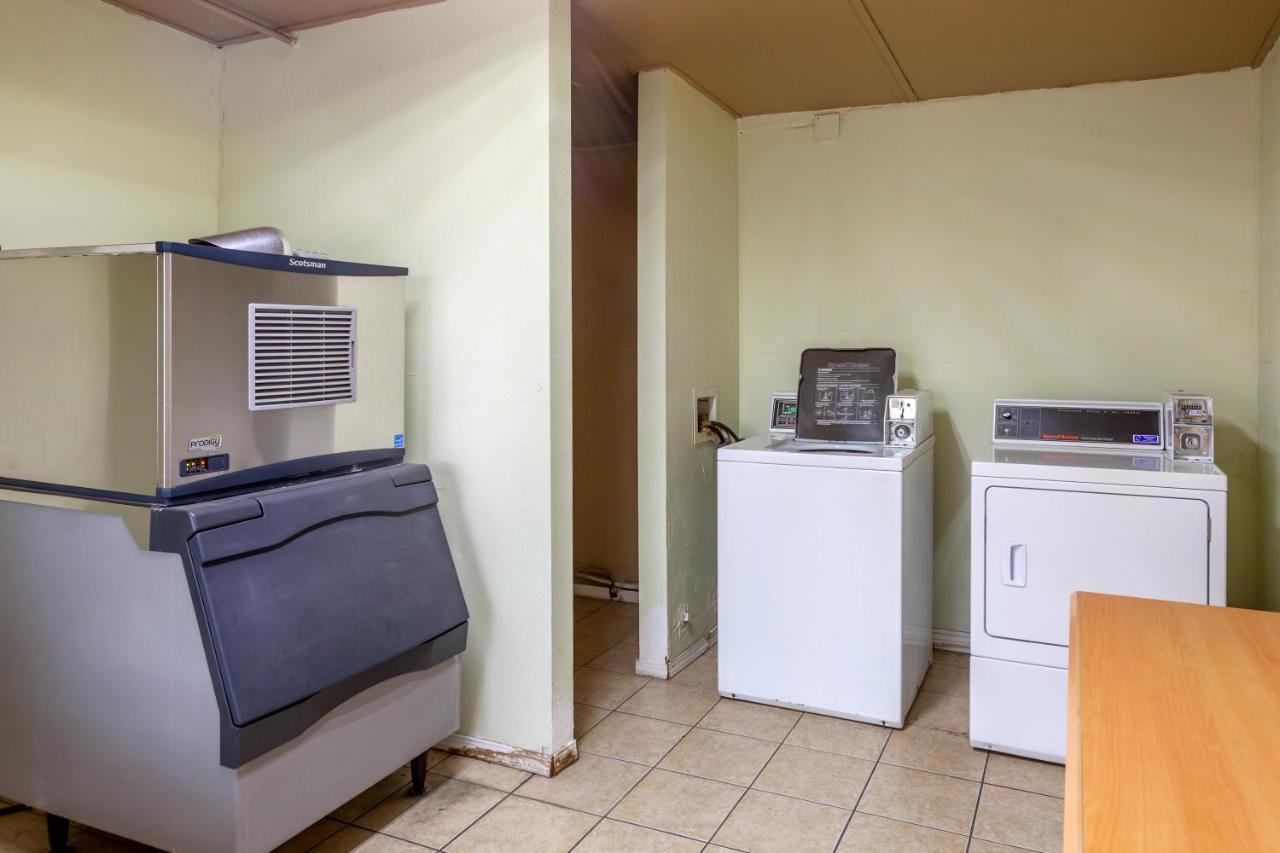Quality Inn Midtown Savannah Esterno foto
