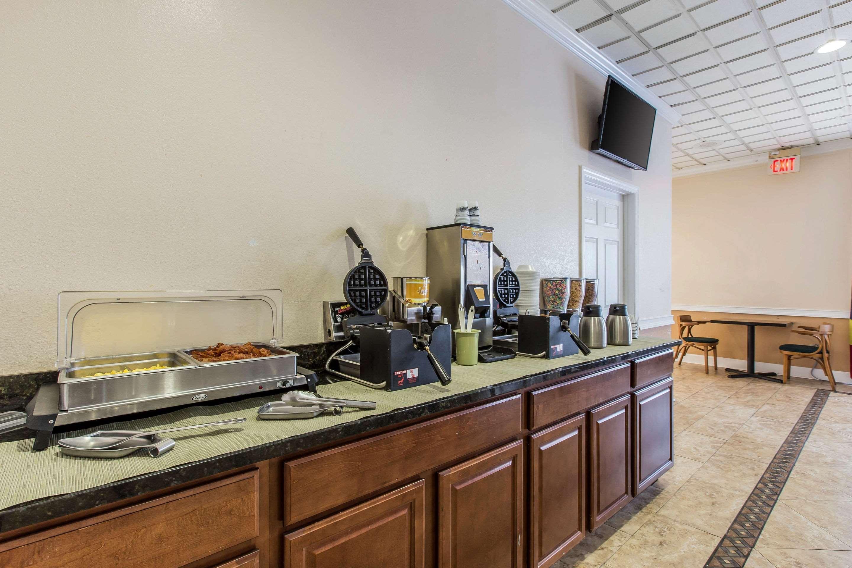 Quality Inn Midtown Savannah Esterno foto