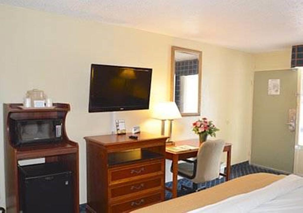 Quality Inn Midtown Savannah Esterno foto